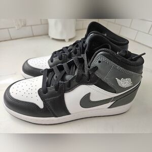 Nike Black and White Sneakers